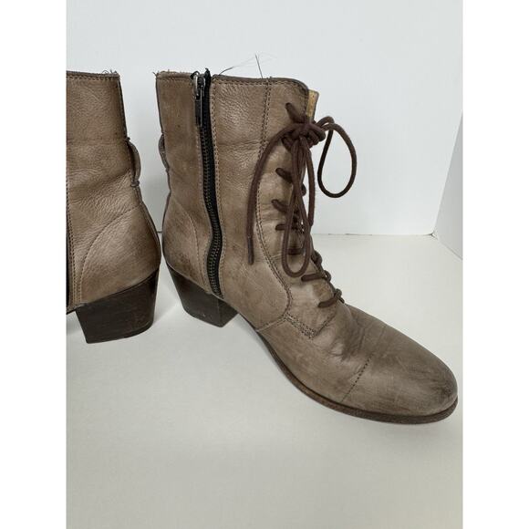 Frye Women’s Size 8 Lace Up Courtney Combat Gray Taupe Boot Block Heels Grunge - Picture 6 of 12